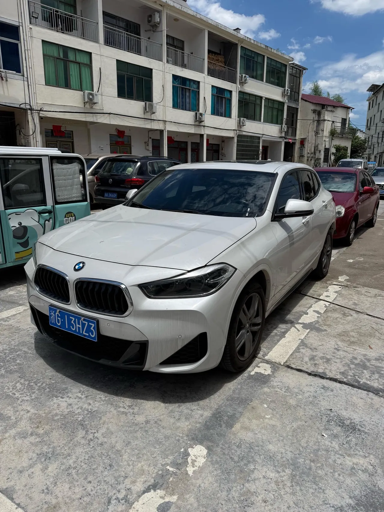 Открыть галерею: BMW 2022 X2 sDrive25i 2.0T M sports suit automatic gear