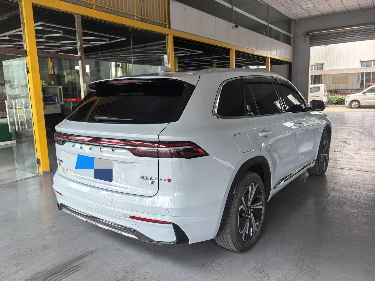 Geely 2022 XingyueL (Monjaro) Raytheon Hi · X 1.5T Hybrid Super Auto 8