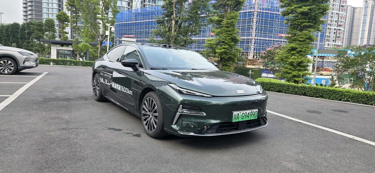 Geely Galaxy 2025 Xingyao 8 EM-P 1.5T 130km Starship Edition Automatic Gear 3