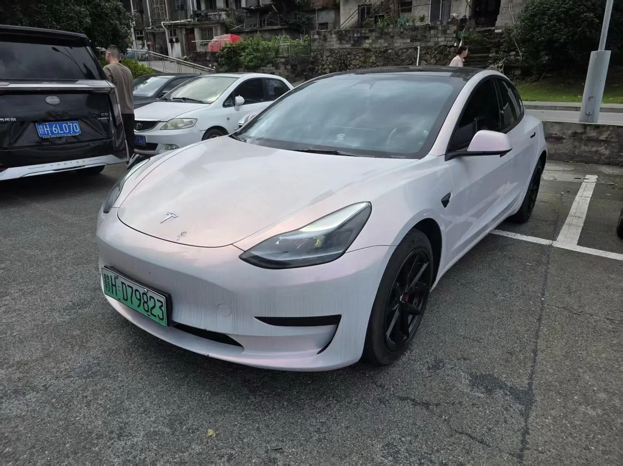 Tesla 2022 Model 3 rear-wheel drive version of automatic transmission - View 1