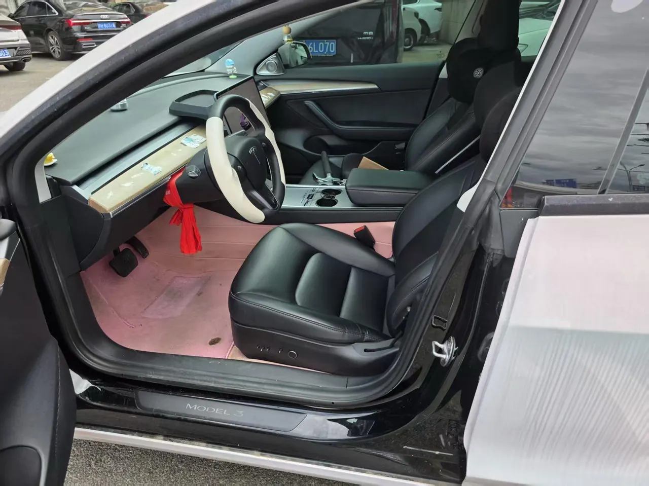 Tesla 2022 Model 3 rear-wheel drive version of automatic transmission 3