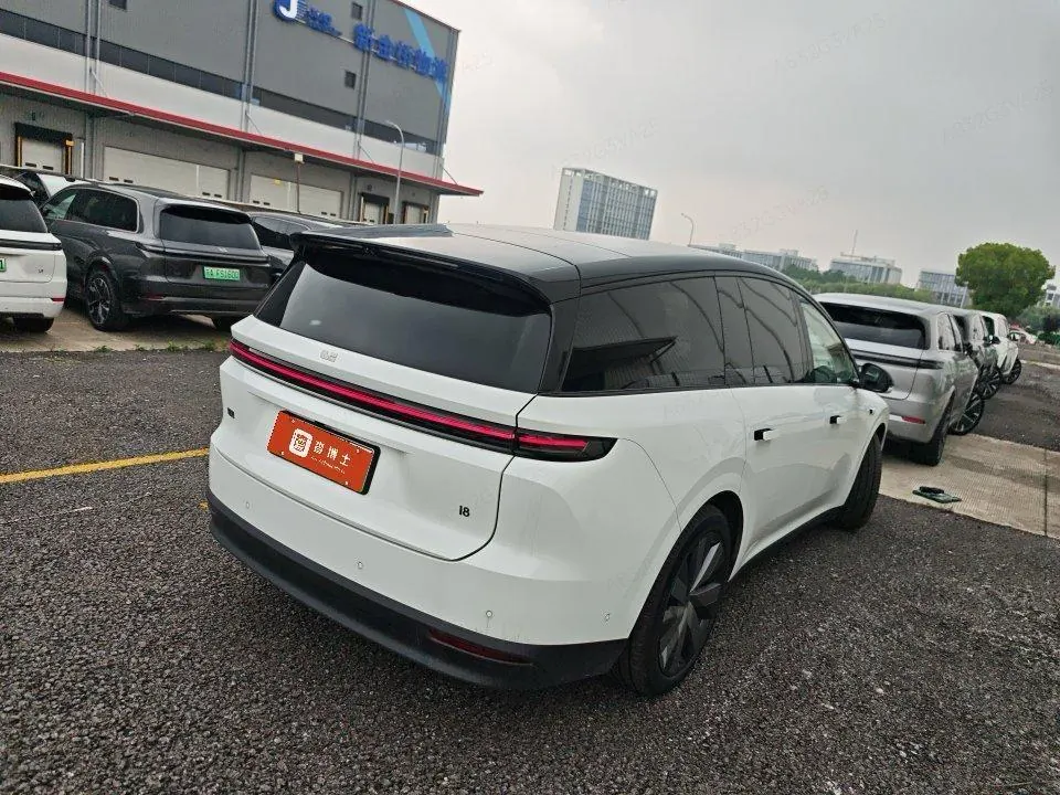 Li 2025 i8 Standard Edition Automatic Gear 6