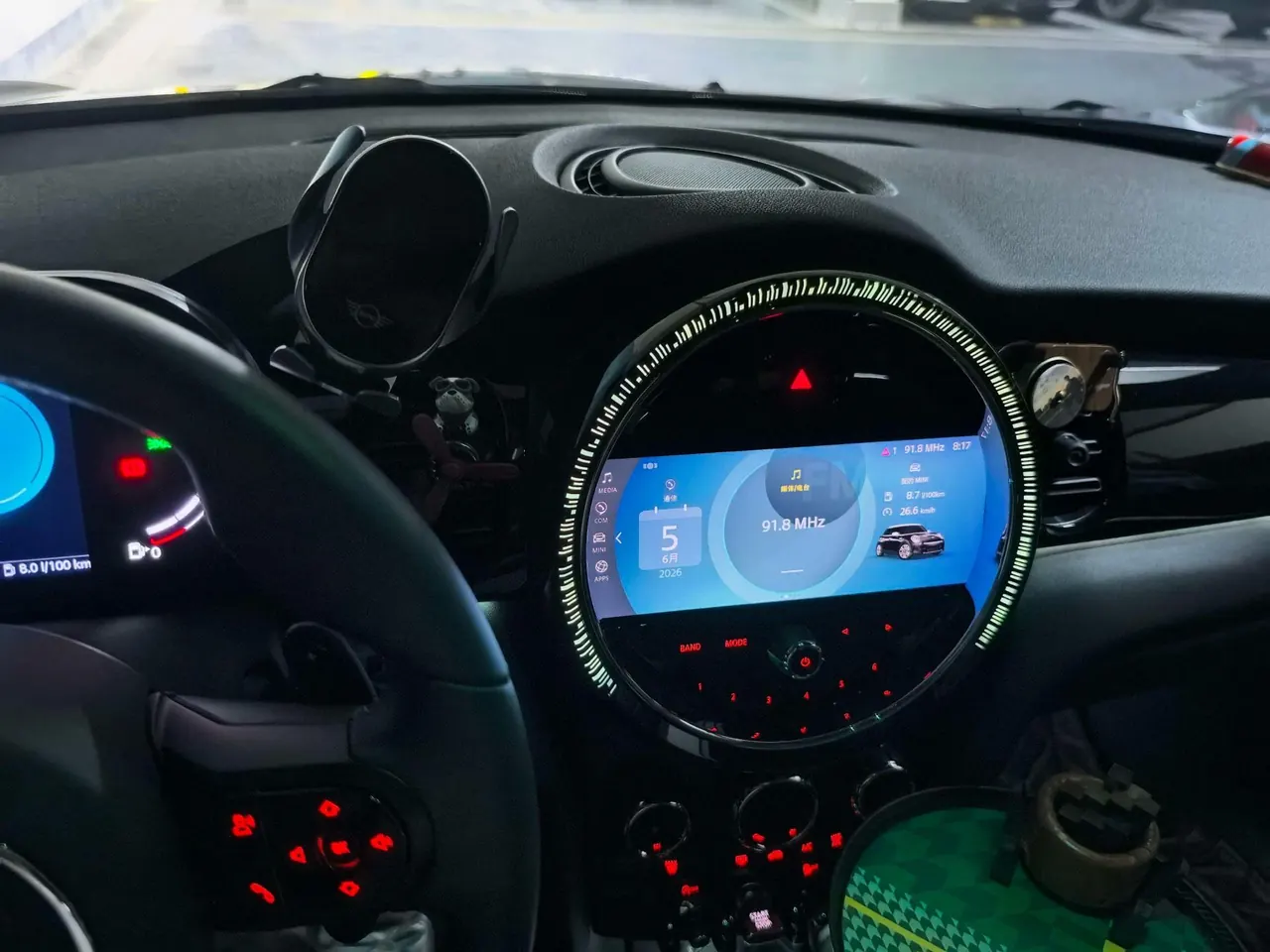 MINI Mini 5-Door (Imported) 2022 Mini Cooper S 2.0T Artist (Modified) Automatic Gear 4