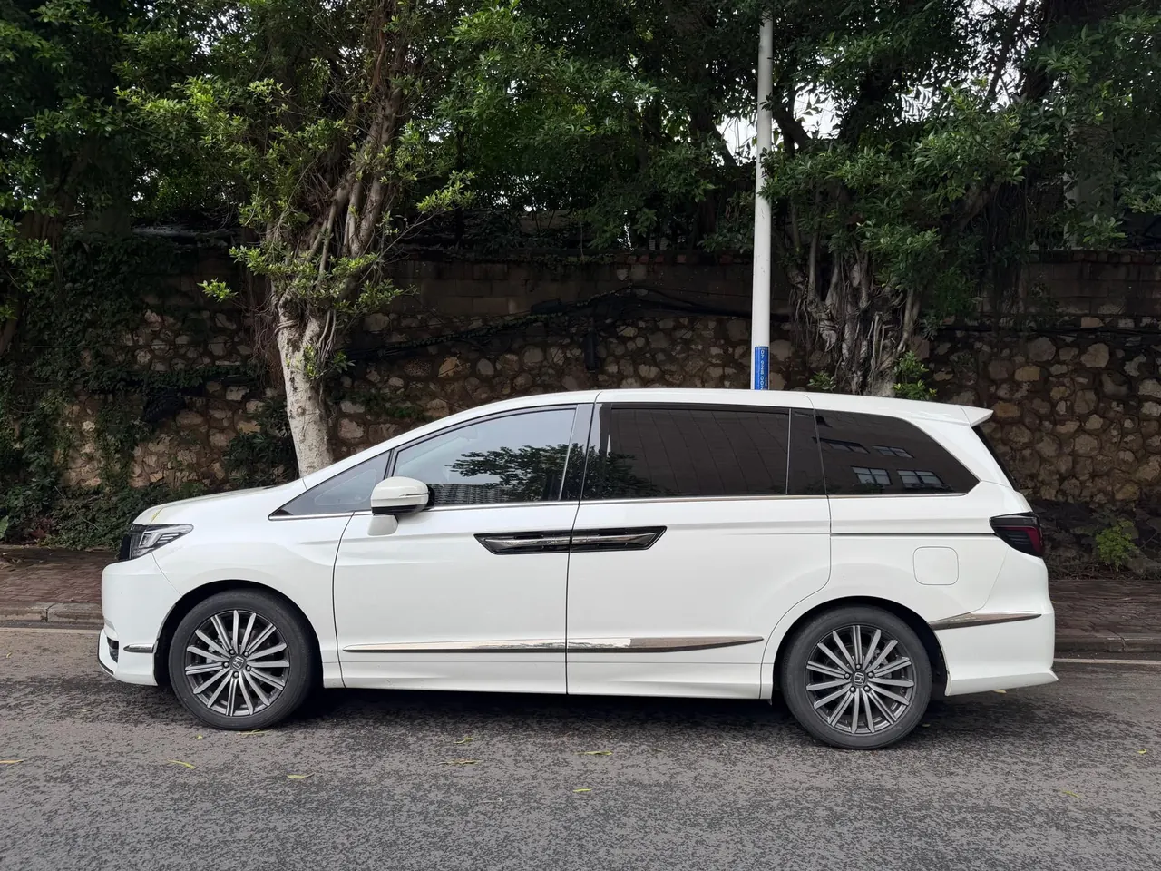 Honda 2022 Ailishen Hybrid 2.0 Stepless Extreme Edition Automatic Gear 2