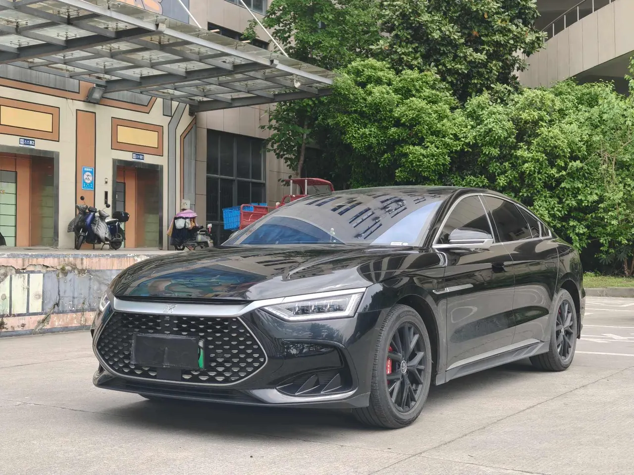 BYD 2023 Han DM-i 1.5T stepless champion version 121KM noble automatic gear - View 1