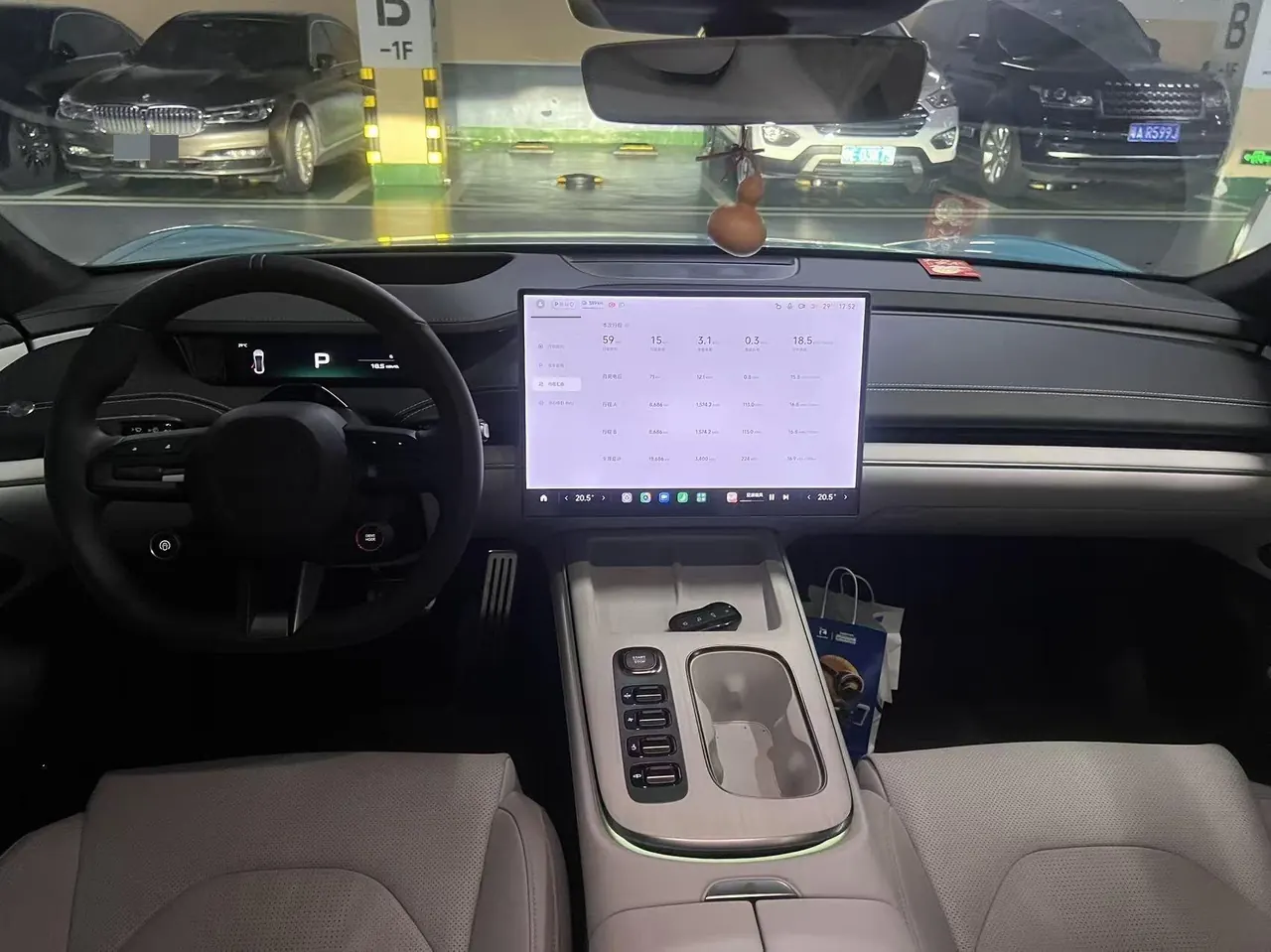 MI 2024 SU 7 750km Four-wheel Drive Max Founding Edition Automatic Gear 3