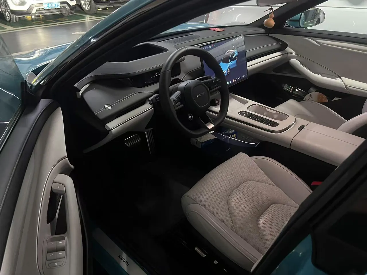MI 2024 SU 7 750km Four-wheel Drive Max Founding Edition Automatic Gear 4