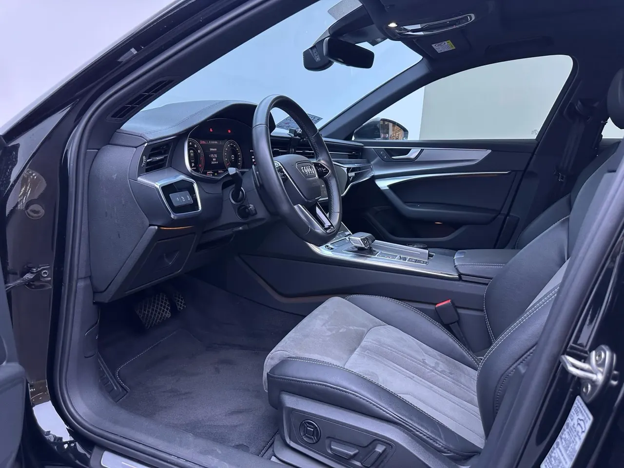 Audi 2022 A6L 2.0TFSI 45TFSI Quattro Selected Dynamic Automatic 4