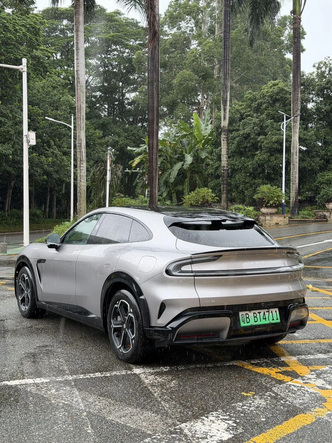 MI 2025 YU7 Long Endurance Four-wheel Drive Pro Edition Automatic Gear 5