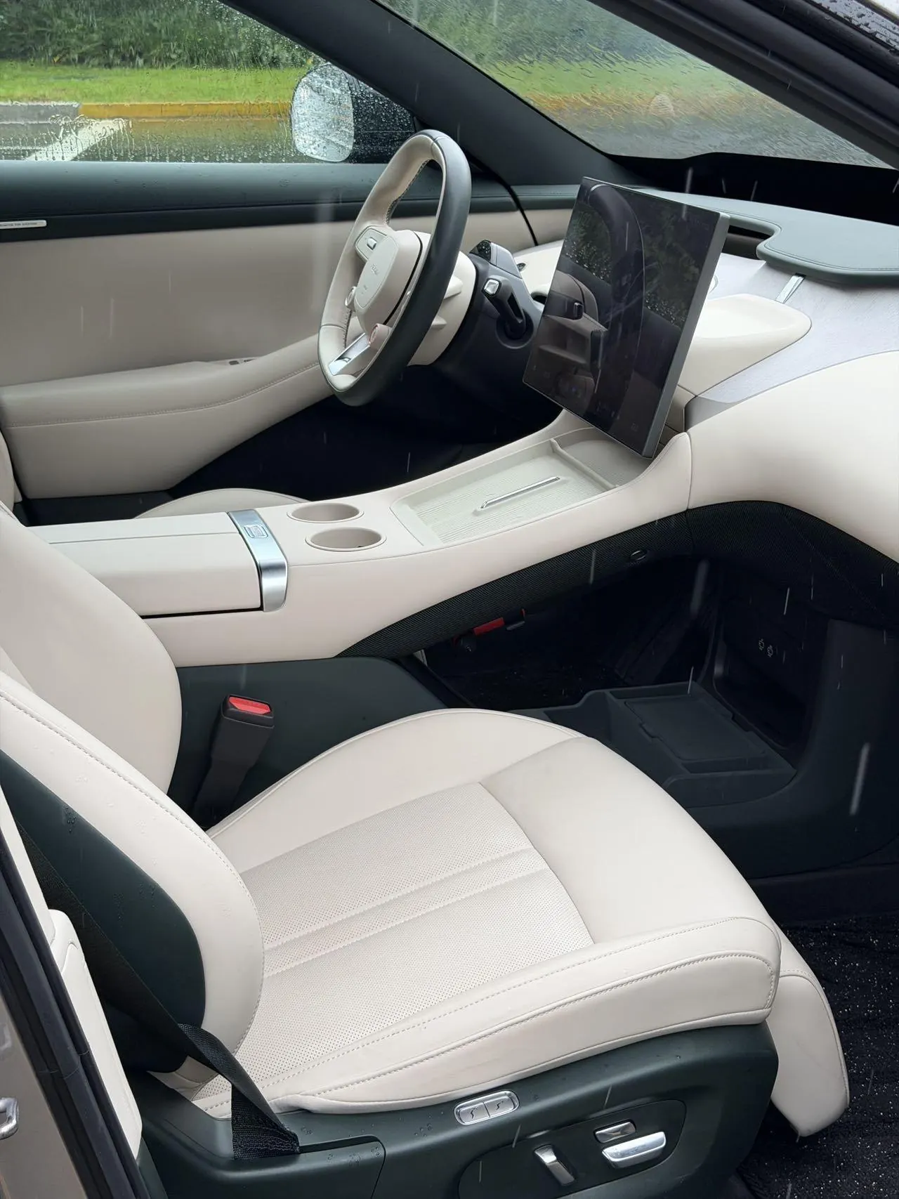 MI 2025 YU7 Long Endurance Four-wheel Drive Pro Edition Automatic Gear 9