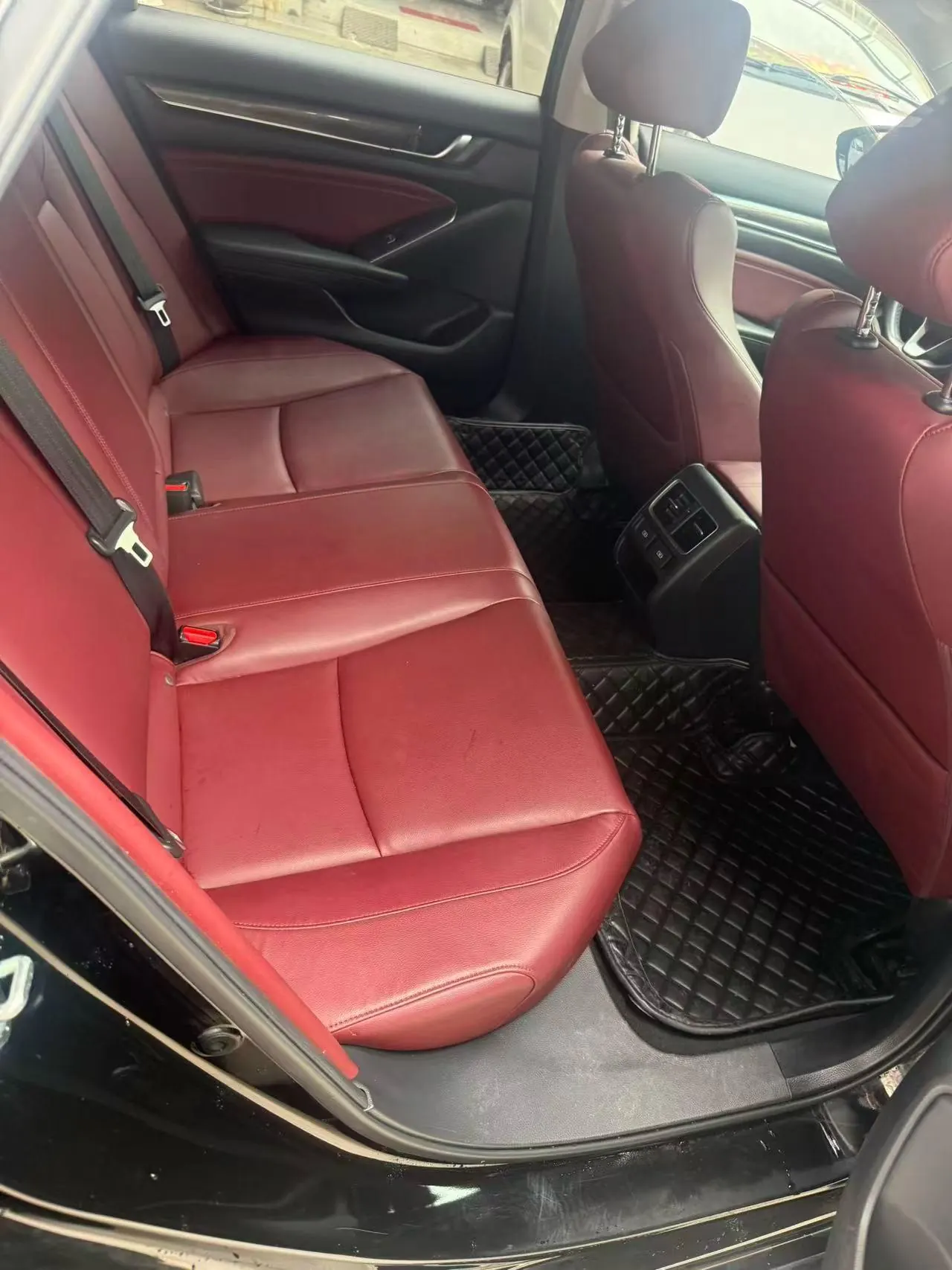Honda 2022 10th Generation Accord 1.5T Stepless 260TURBO Magic Night Premium Edition Automatic Gear 3