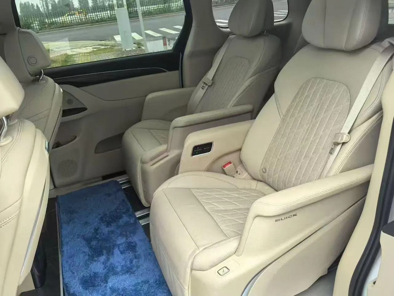 Buick 2023 GL8 ES Lu Zun 48V 2.0T 653T Luxury Automatic Gear 5