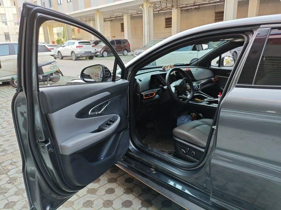 ChangAn 2022 UNI-T 1.5T Sports Flagship Automatic Gear 3