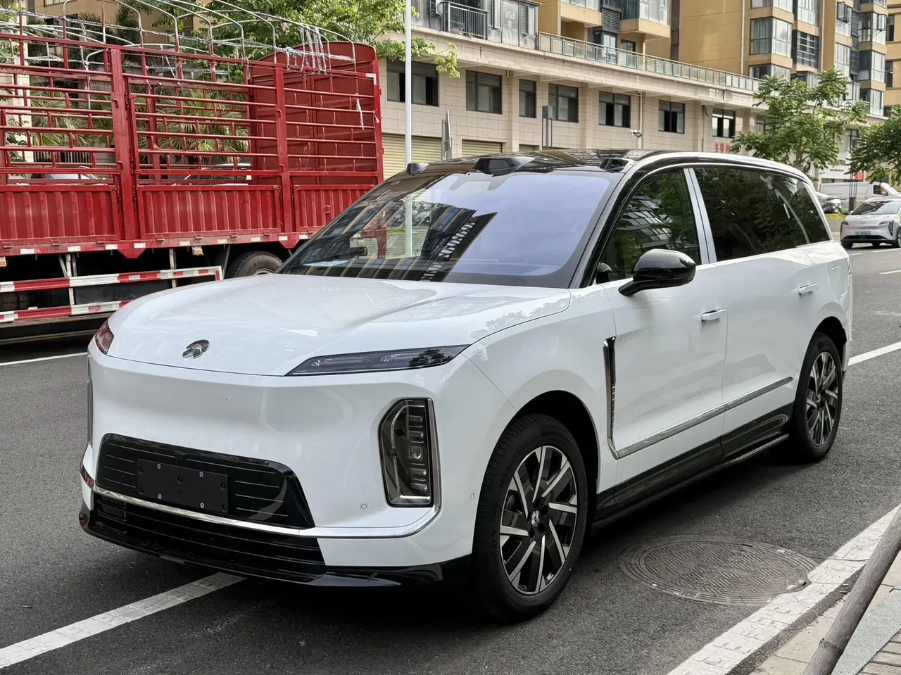 Open image lightbox: NIO 2026 ES 9 102kWh Executive Island Deluxe Automatic Gear