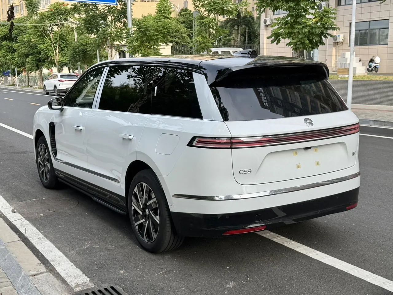 NIO 2026 ES 9 102kWh Executive Island Deluxe Automatic Gear 7