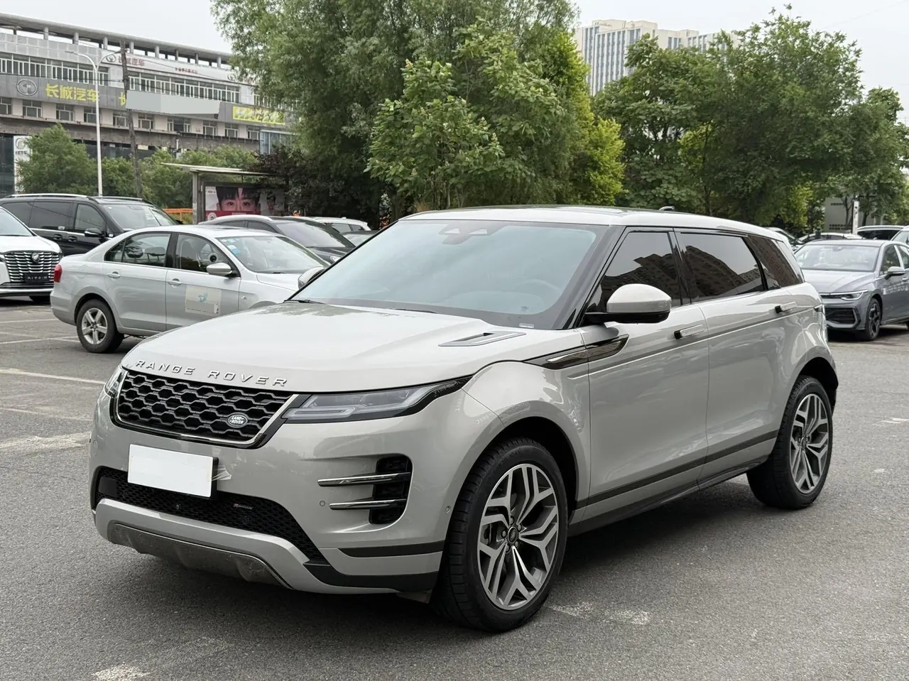 Open image lightbox: Land Rover 2022 Range Rover Aurora L 48V 2.0T 249PS R-Dynamic HSE Luxury Edition Automatic Gear