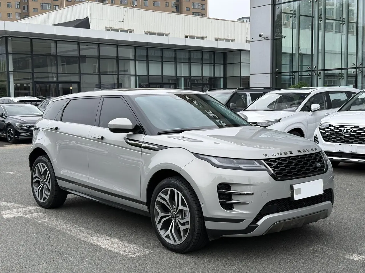Land Rover 2022 Range Rover Aurora L 48V 2.0T 249PS R-Dynamic HSE Luxury Edition Automatic Gear 3