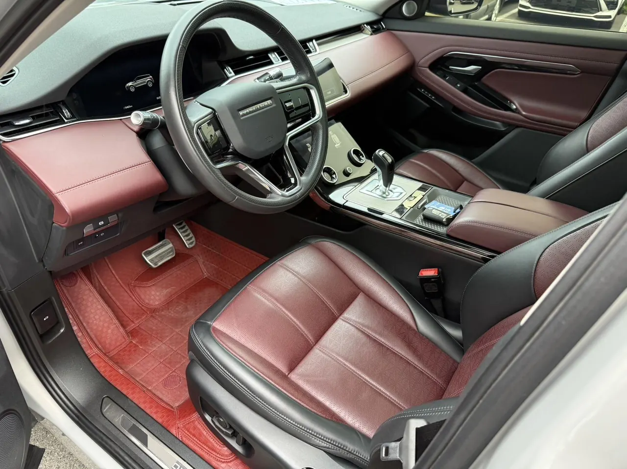 Land Rover 2022 Range Rover Aurora L 48V 2.0T 249PS R-Dynamic HSE Luxury Edition Automatic Gear 7