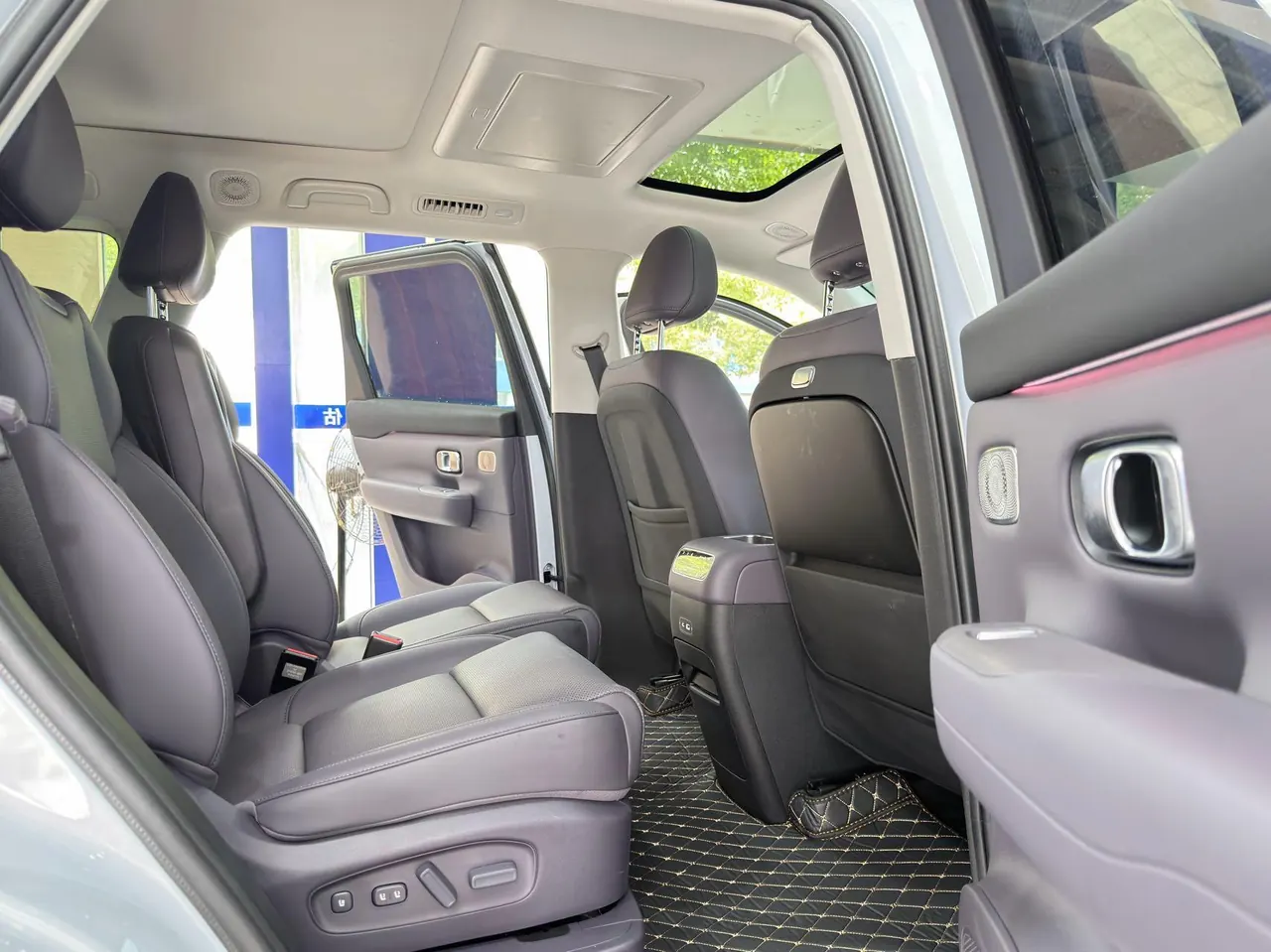 Leapmotor 2026 C 16 280 Laser Radar Zhizun Edition 6-seat Automatic Gear 16