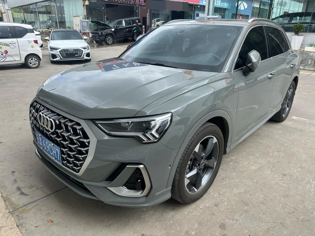 Audi 2023 Q3 1.5TFSI 35TFSI Fashion Dynamic Automatic - View 1