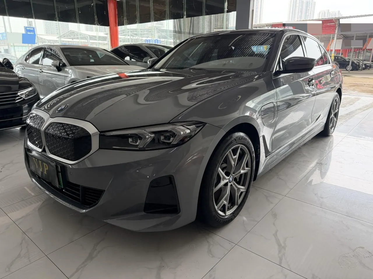 BMW 2025 i3 eDrive 35 L automatic gear - View 1