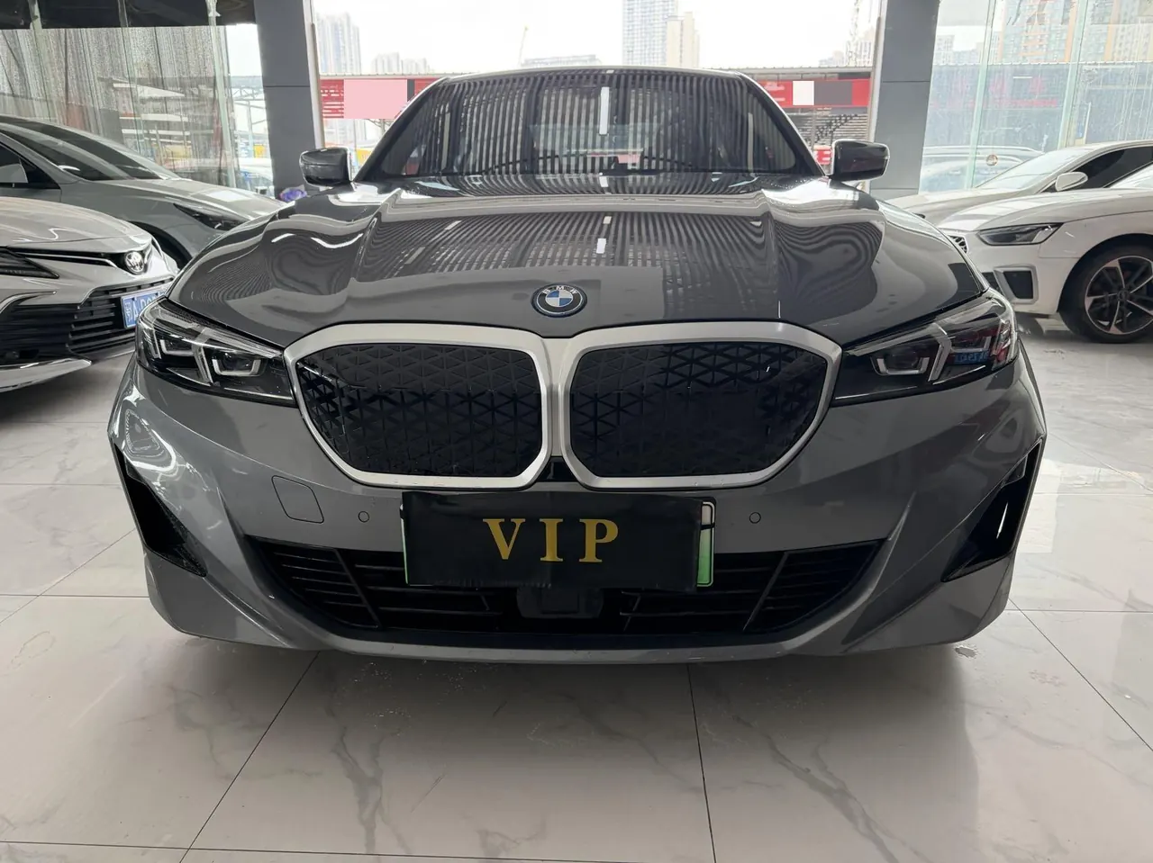 BMW 2025 i3 eDrive 35 L automatic gear 2