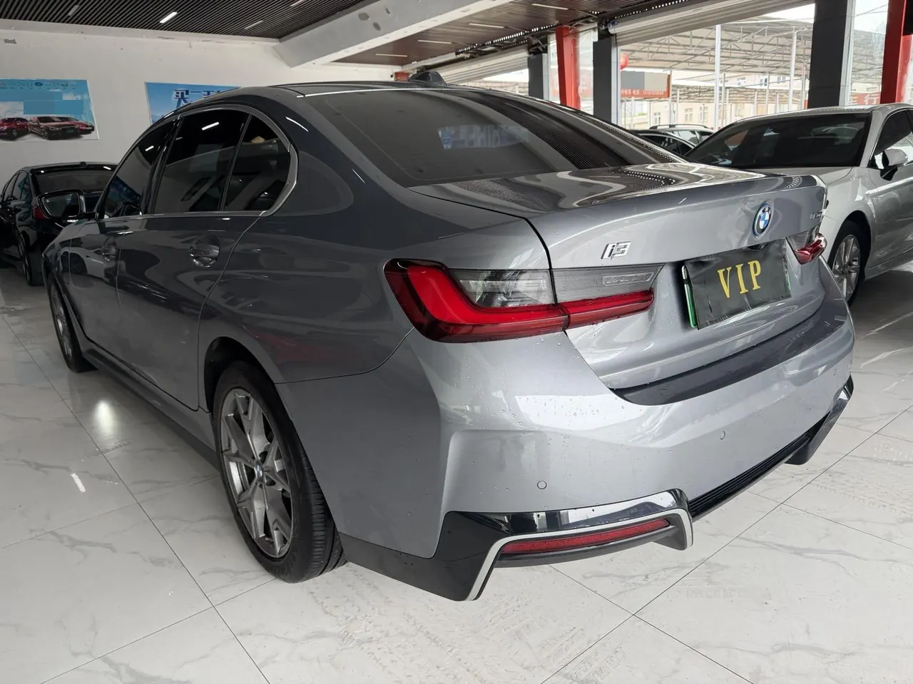BMW 2025 i3 eDrive 35 L automatic gear 7