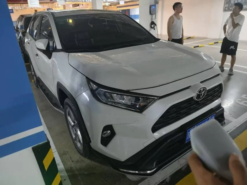 Toyota 2020 RAV4 Rongbo 2.0 Stepless Two-Drive Fashion Edition PLUS Automatic Gear 2
