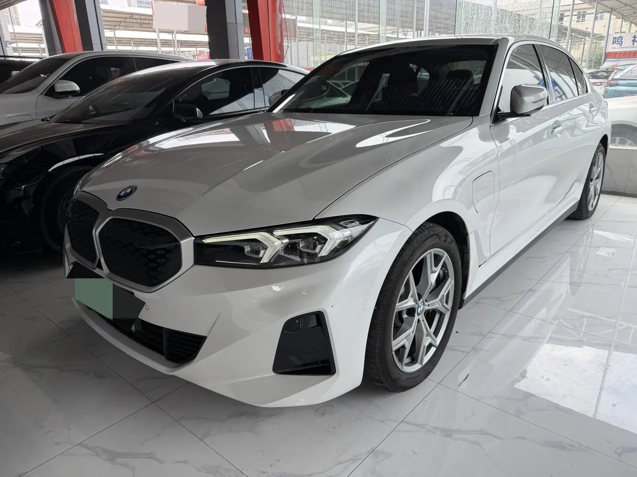 BMW 2025 i3 eDrive 35 L automatic gear - View 1