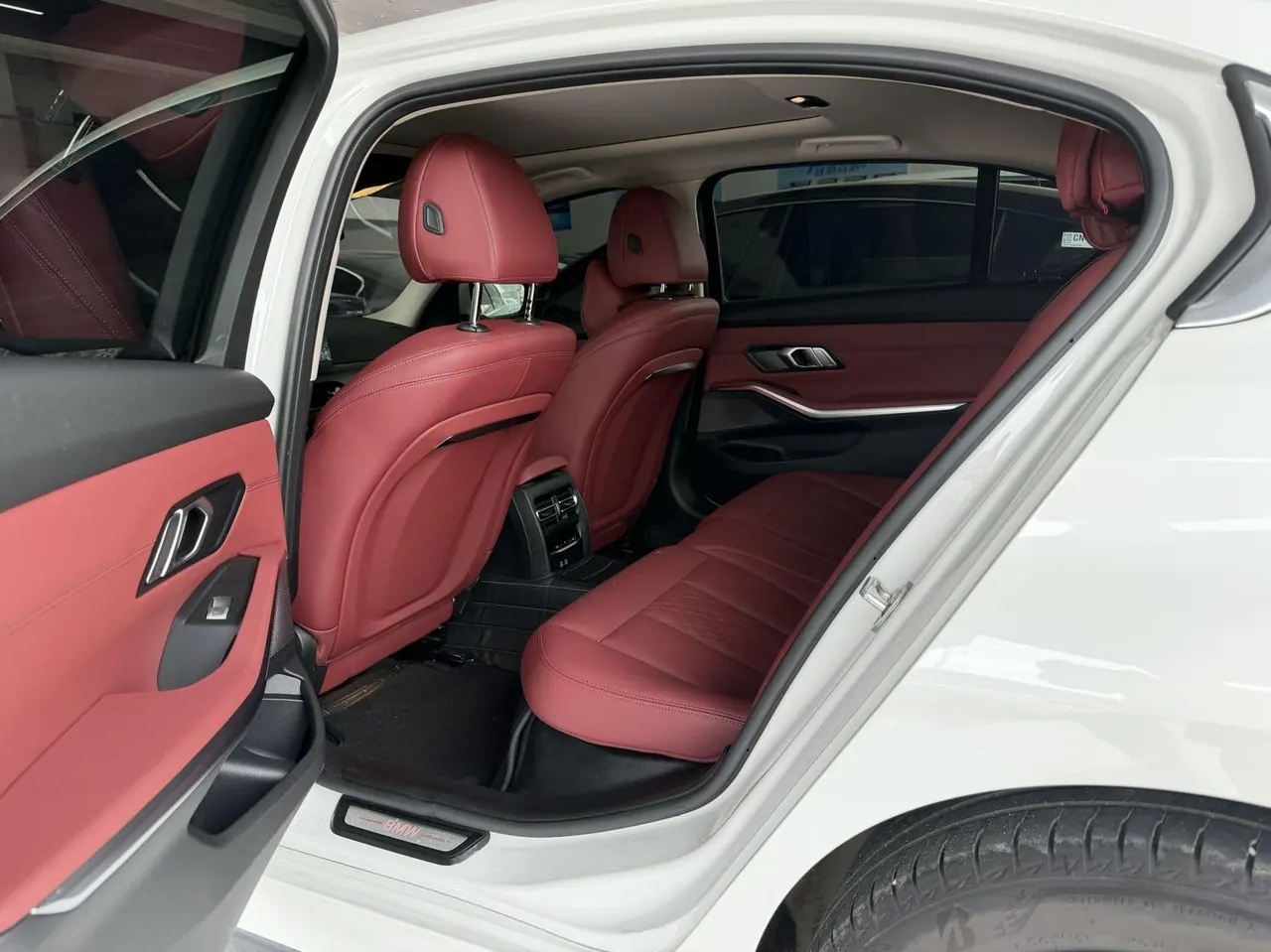 BMW 2025 i3 eDrive 35 L automatic gear 4