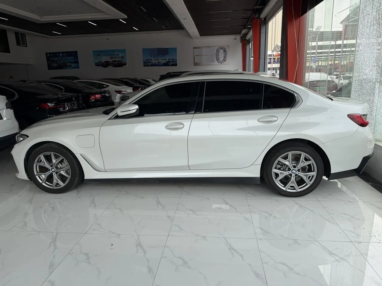 BMW 2025 i3 eDrive 35 L automatic gear 6