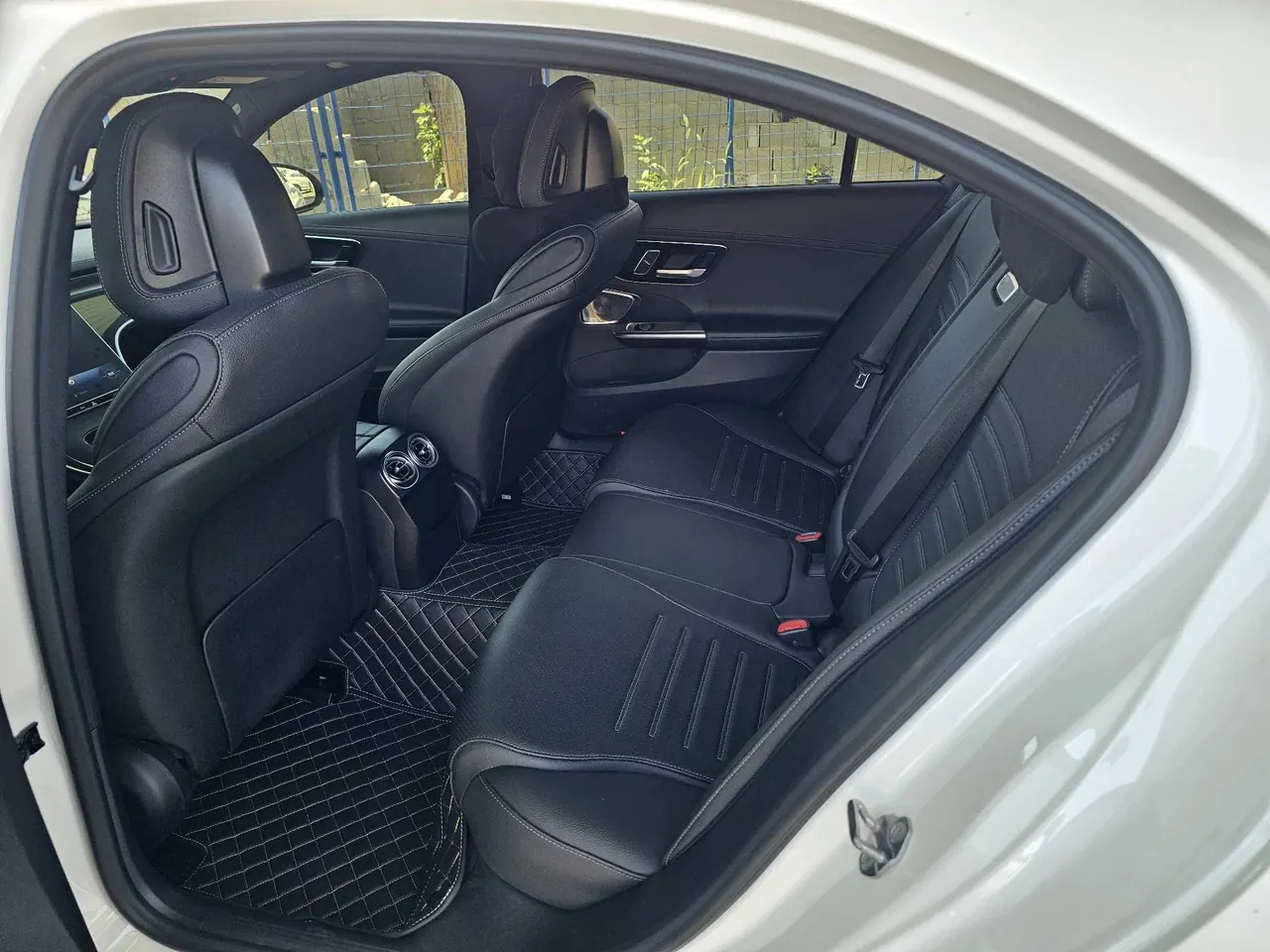 Mercedes Benz Class C 2023 C 260 L 48V 1.5T Hao Night Sports Edition Automatic Gear 4
