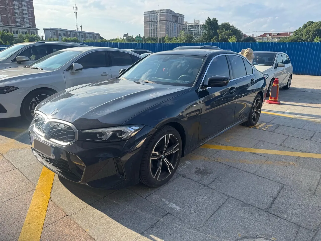 BMW 3 Series 2023 325i 2.0T M Sports Suit Automatic Gear - View 1