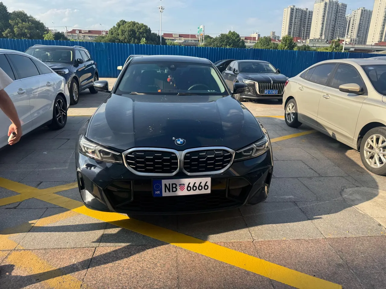 BMW 3 Series 2023 325i 2.0T M Sports Suit Automatic Gear 2