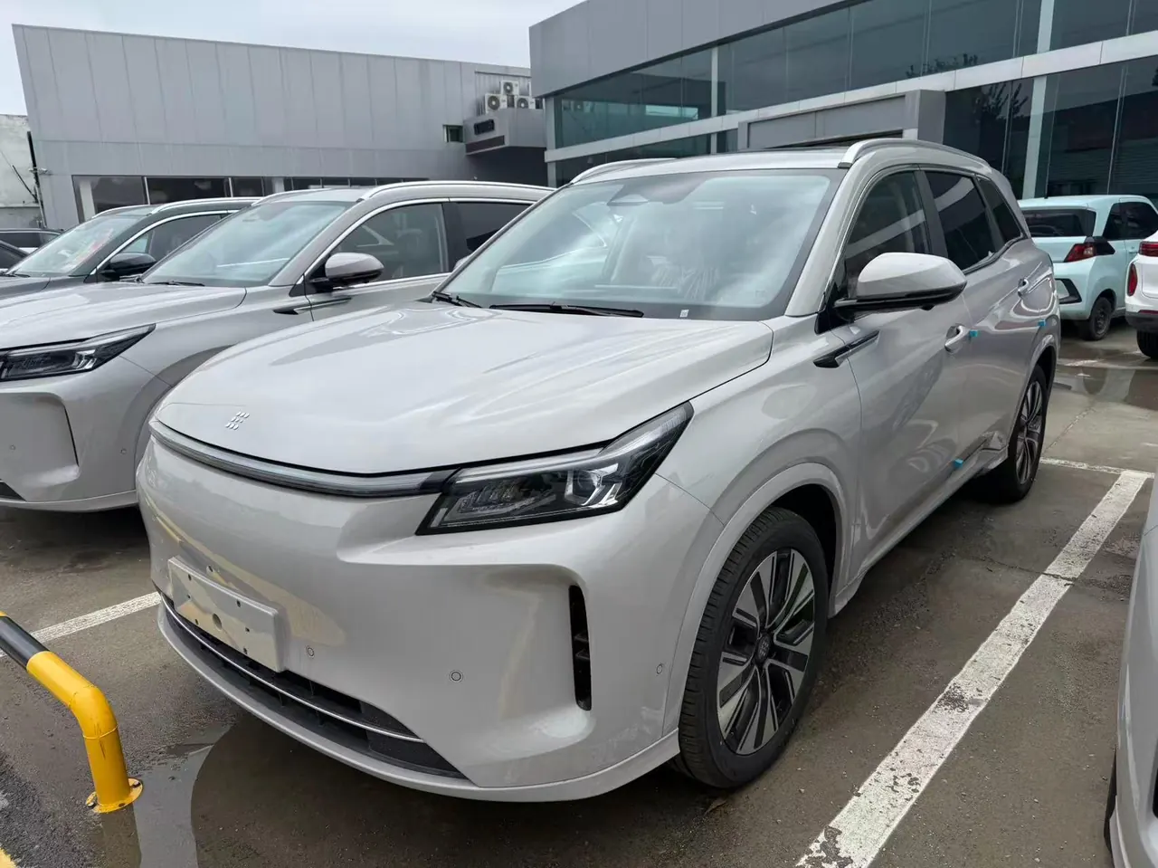 Открыть галерею: LanDian 2026 LanDian E5 PLUS 1.5 Stepless 230km Long Endurance Ultra7 Automatic Gear