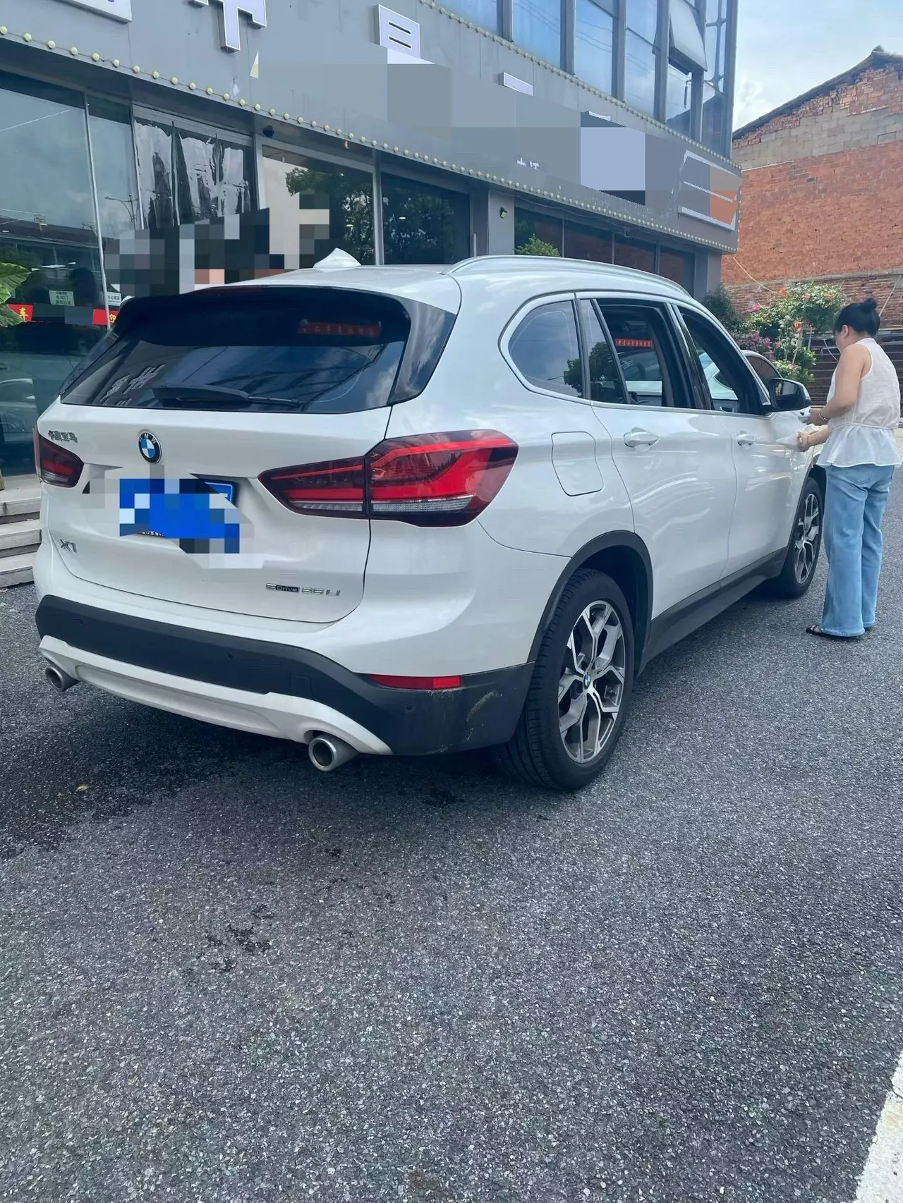BMW 2022 X1 sDrive25Li 2.0T Leading Automatic Gear 3