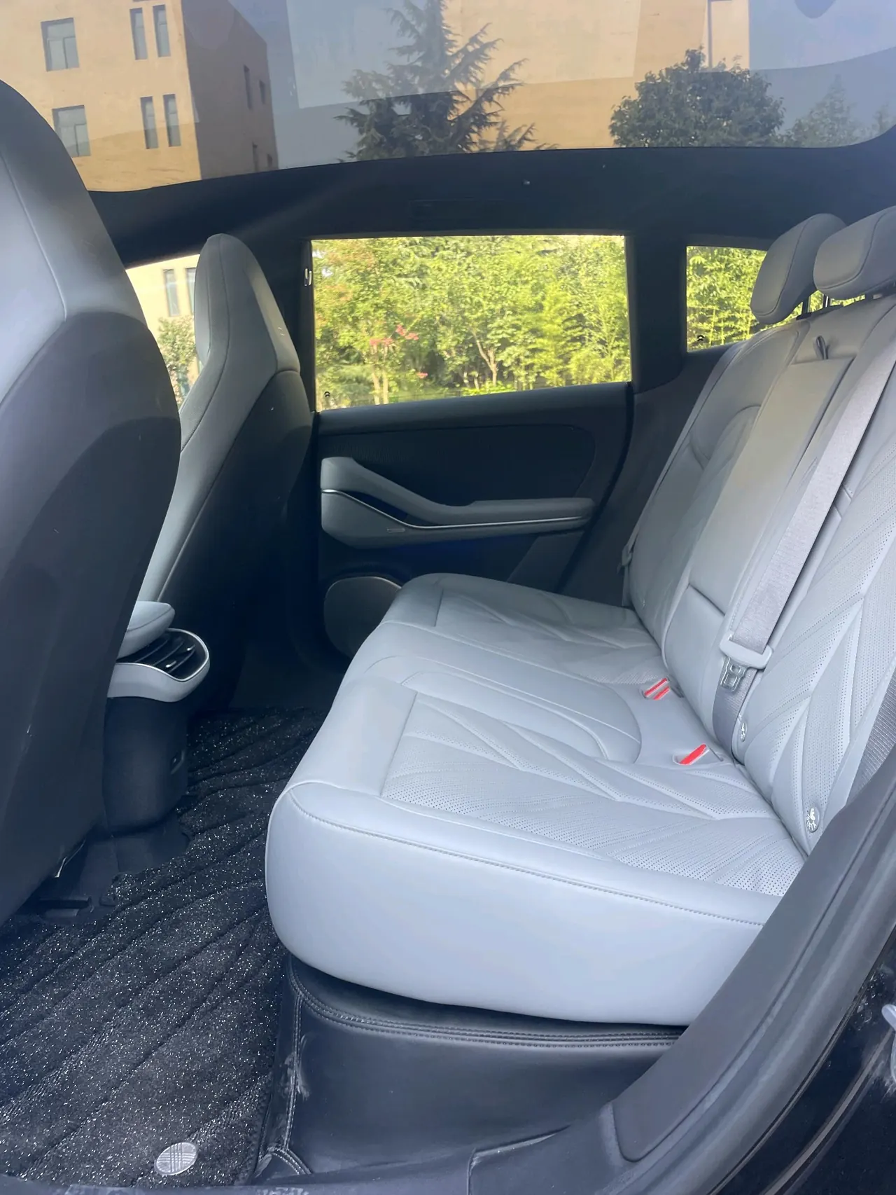 NIO 2025 ET5T 75kWh Touring automatic 6