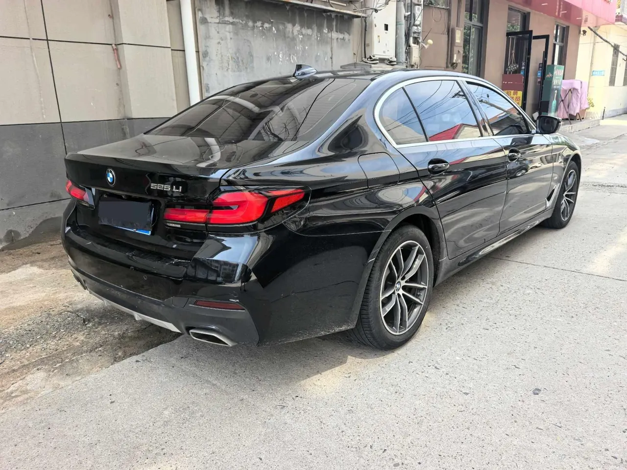 BMW 5 Series 2022 525Li 2.0T M Sports Suit (Modified) Automatic Gear 4