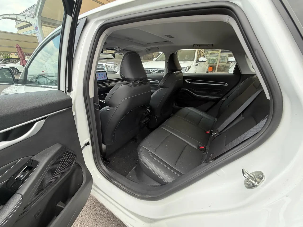 Geely 2026 Emgrand-Sanxiang 1.5 Stepless 4 million Commemorative Flying Automatic 8