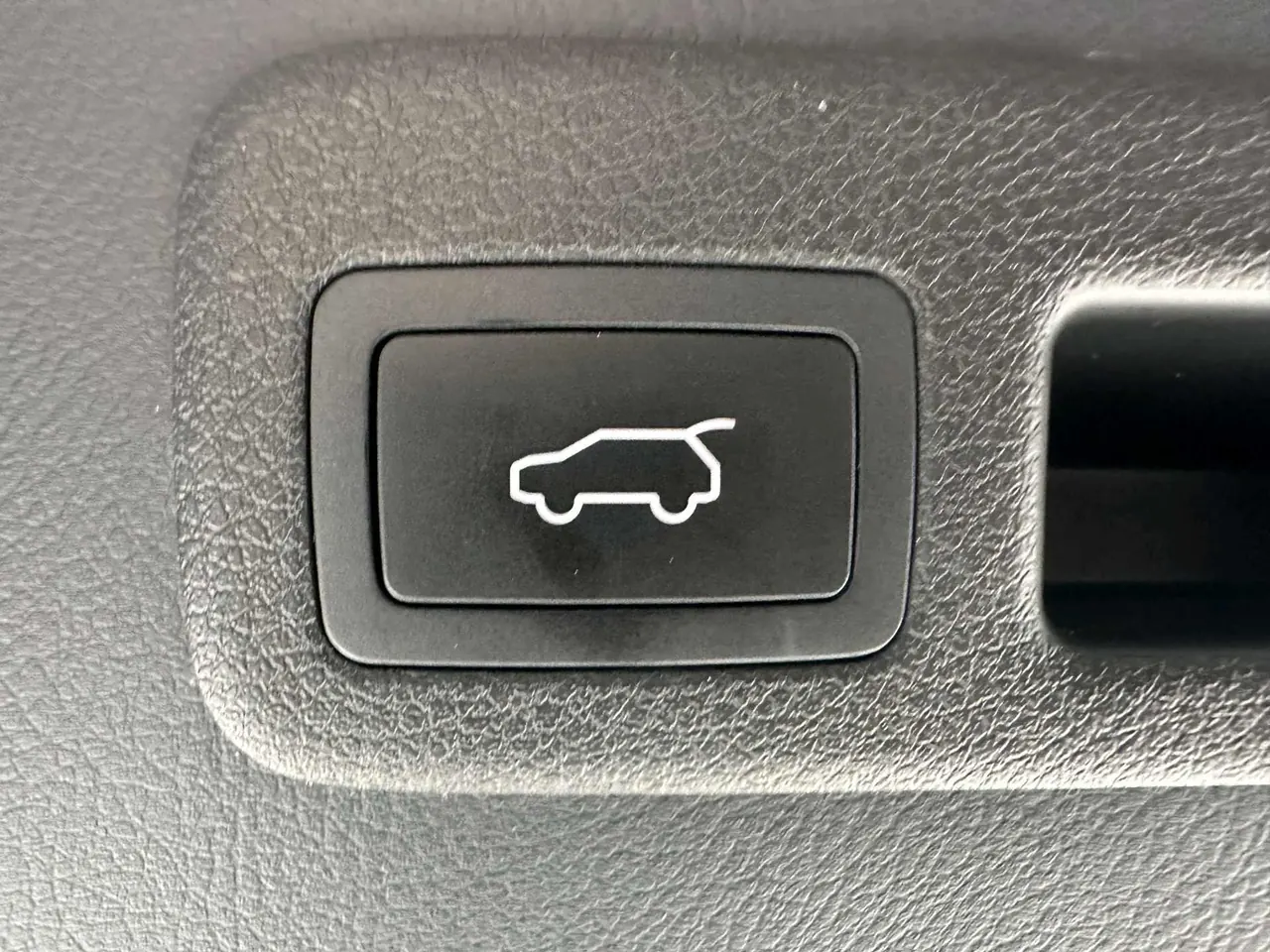 Lexus NX (Imported) 2020 NX200 2.0 Stepless Front Edition Automatic Gear 16
