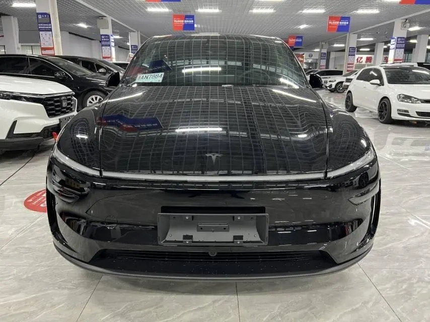 Tesla 2026 Model Y Rear-Wheel-Drive Automatic 2