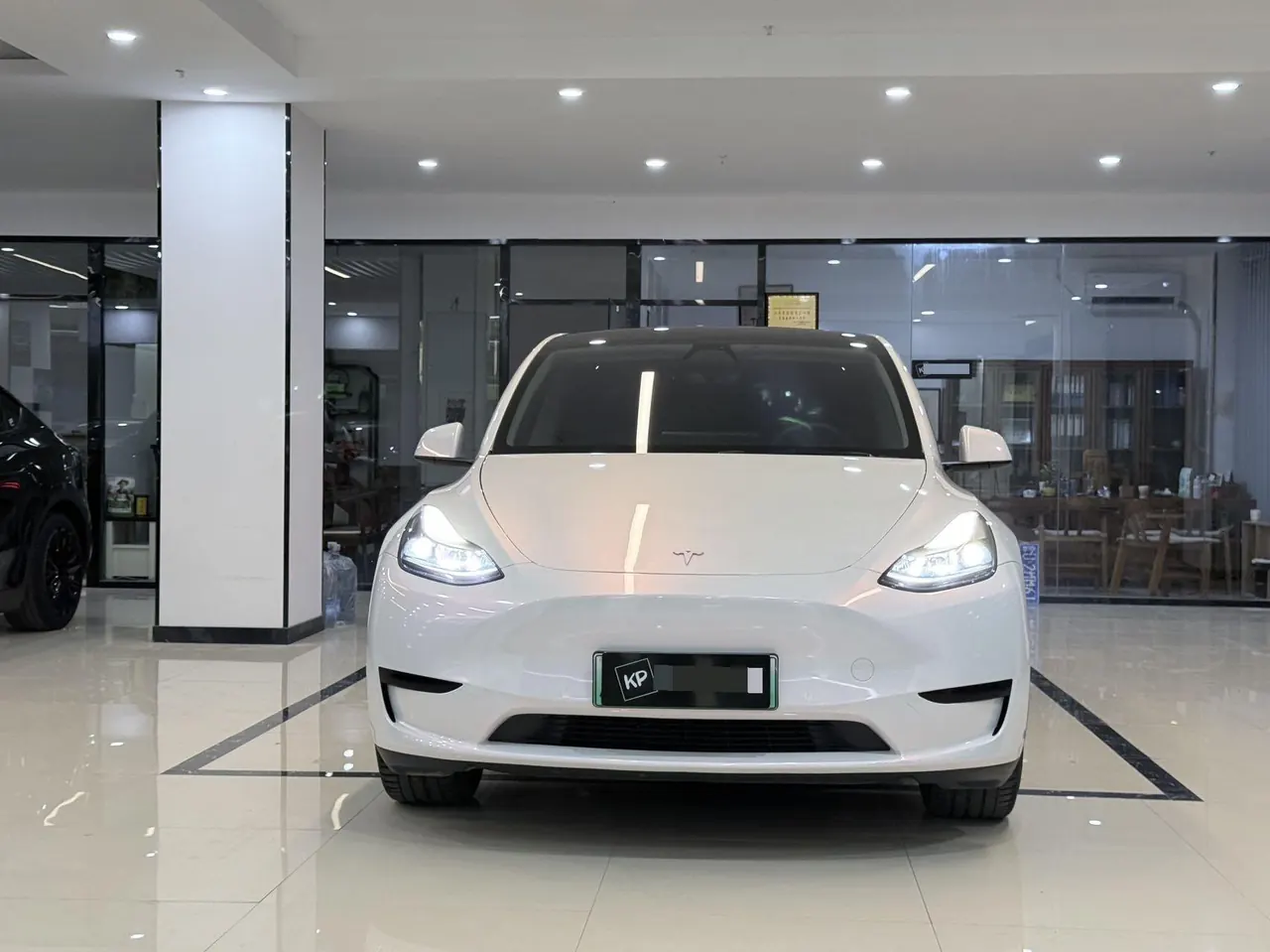 Tesla 2022 Model Y rear-wheel drive version (facelift) automatic gear 2