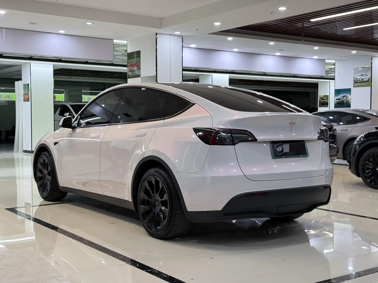 Tesla 2022 Model Y rear-wheel drive version (facelift) automatic gear 3