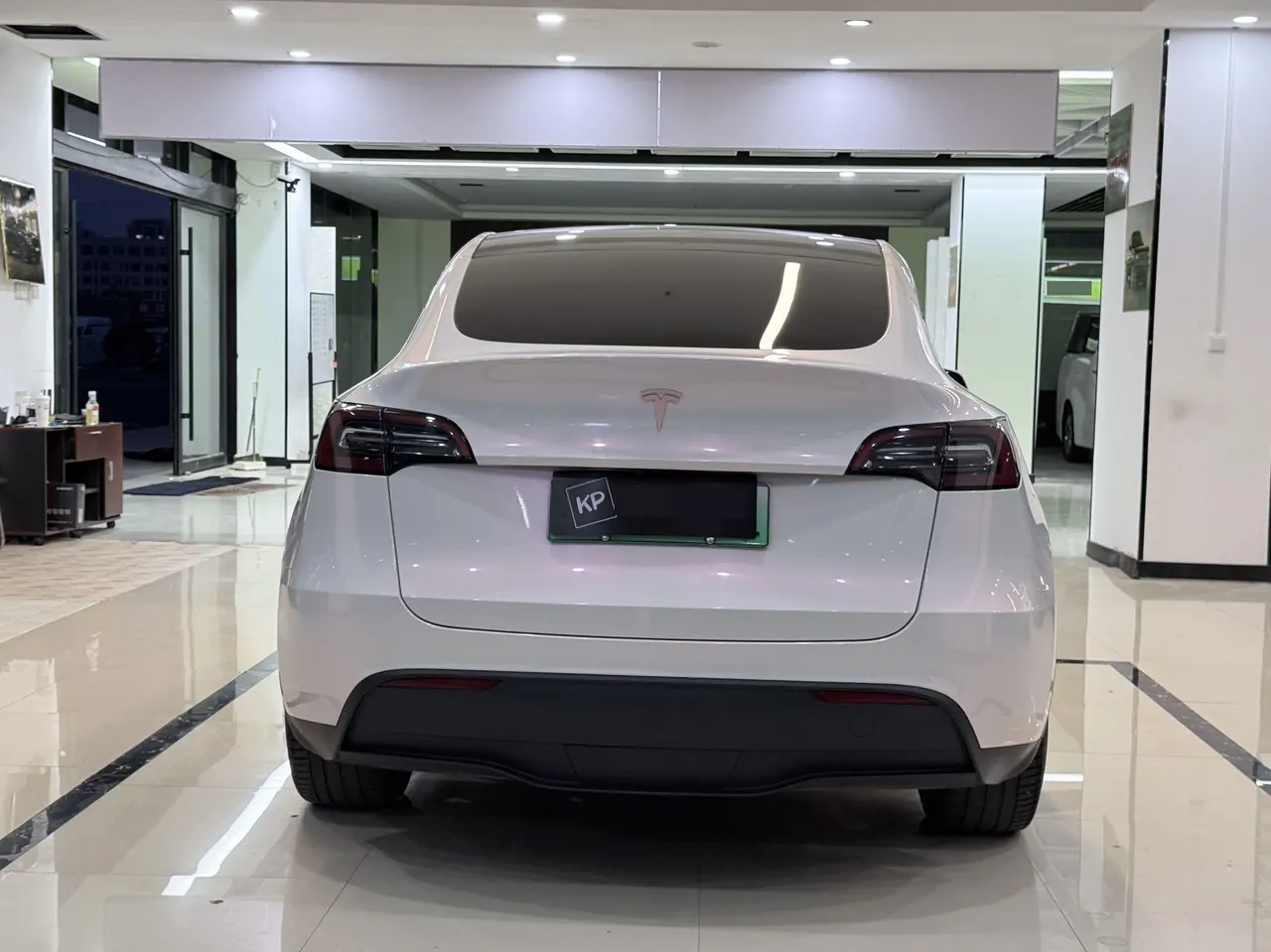 Tesla 2022 Model Y rear-wheel drive version (facelift) automatic gear 4