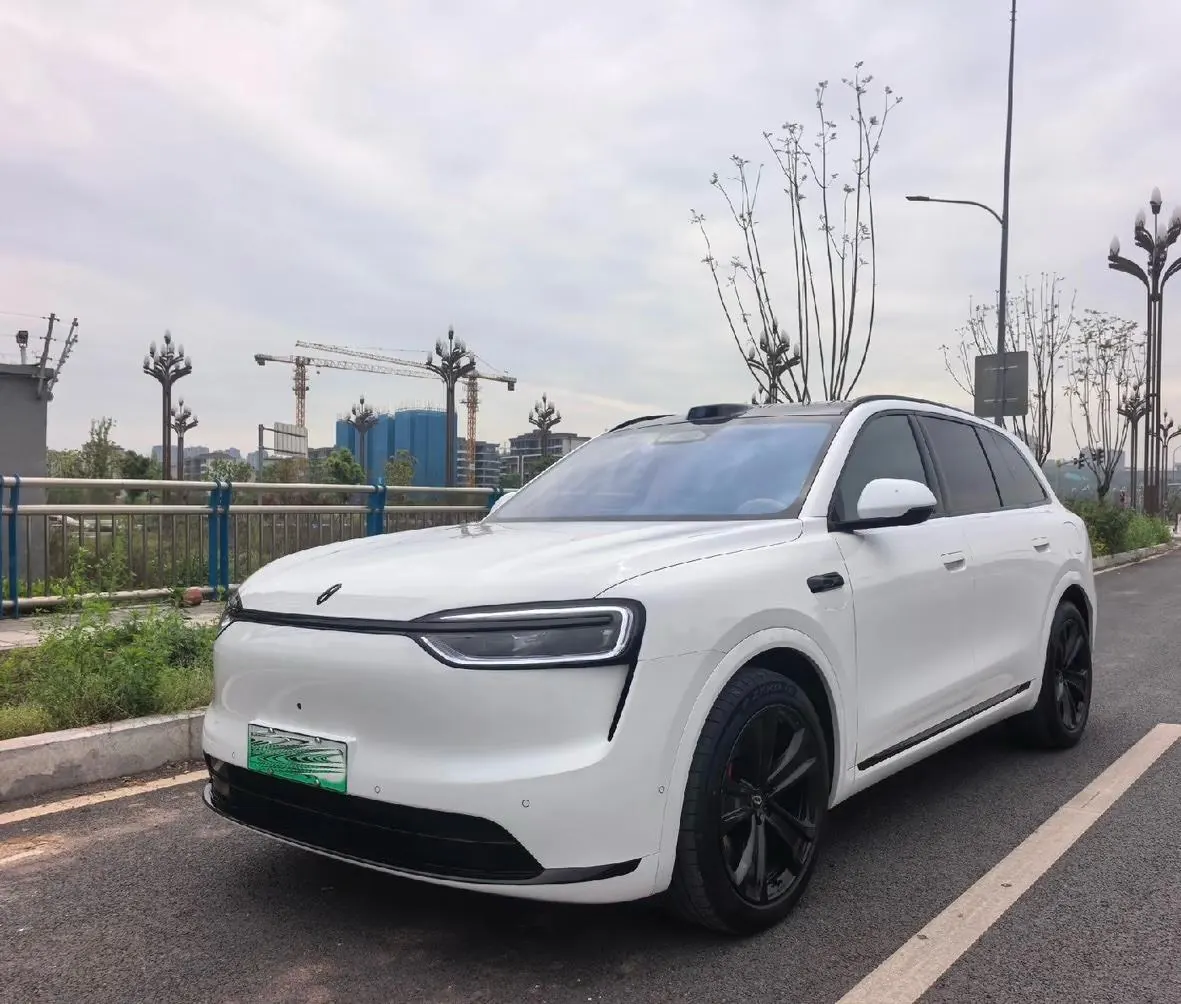 AITO 2026 AITO M7 extended range Ultra 4-wheel drive version 6 seats (192-line laser Radar) automatic gear - View 1