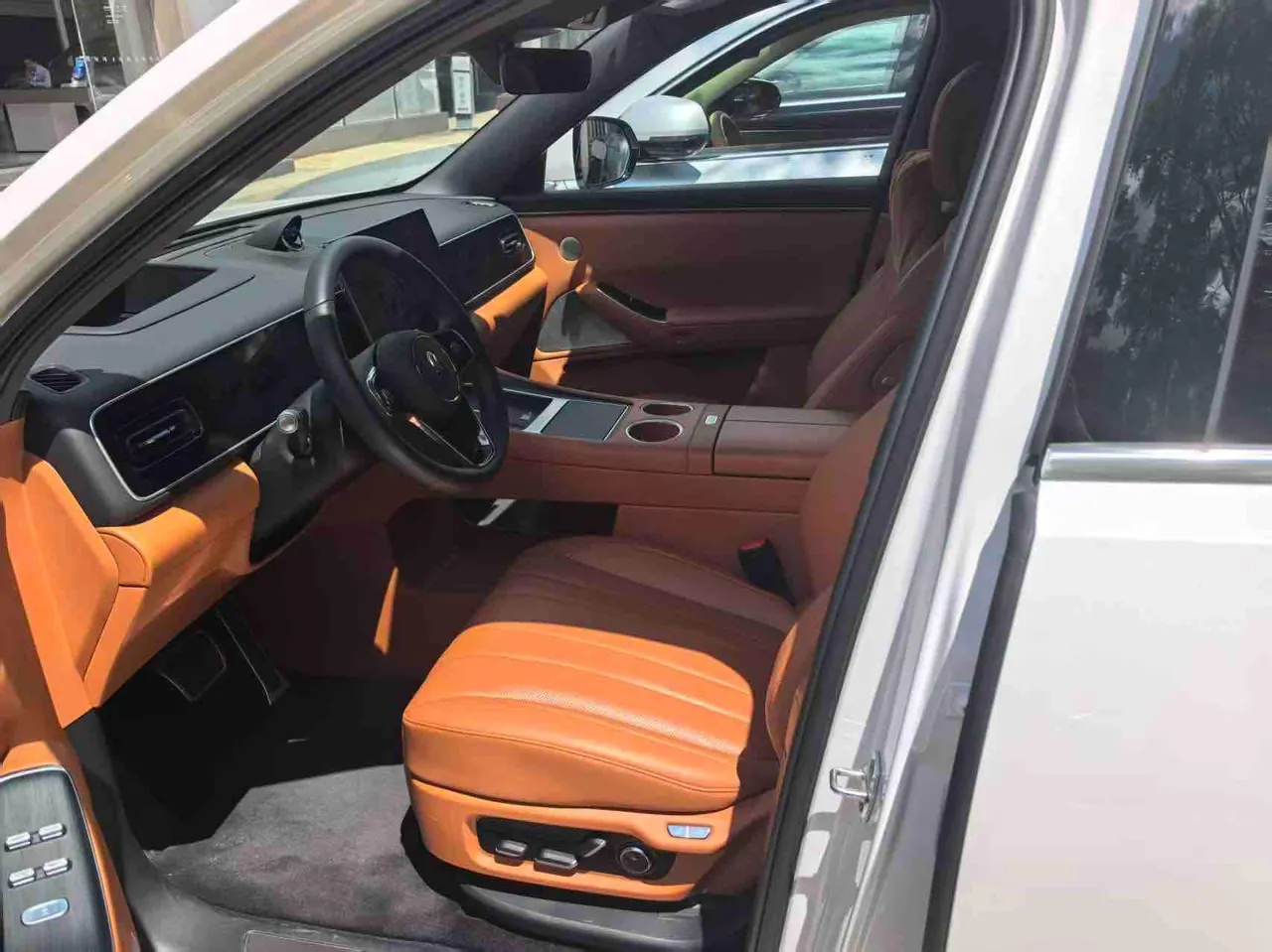 AITO 2026 AITO M7 extended range Ultra 4-wheel drive version 6 seats (192-line laser Radar) automatic gear 2