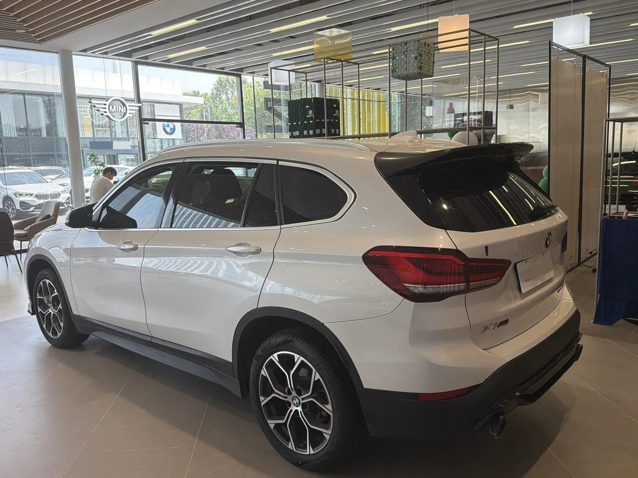BMW 2021 X1 xDrive25Li 2.0T exclusive automatic gear 5