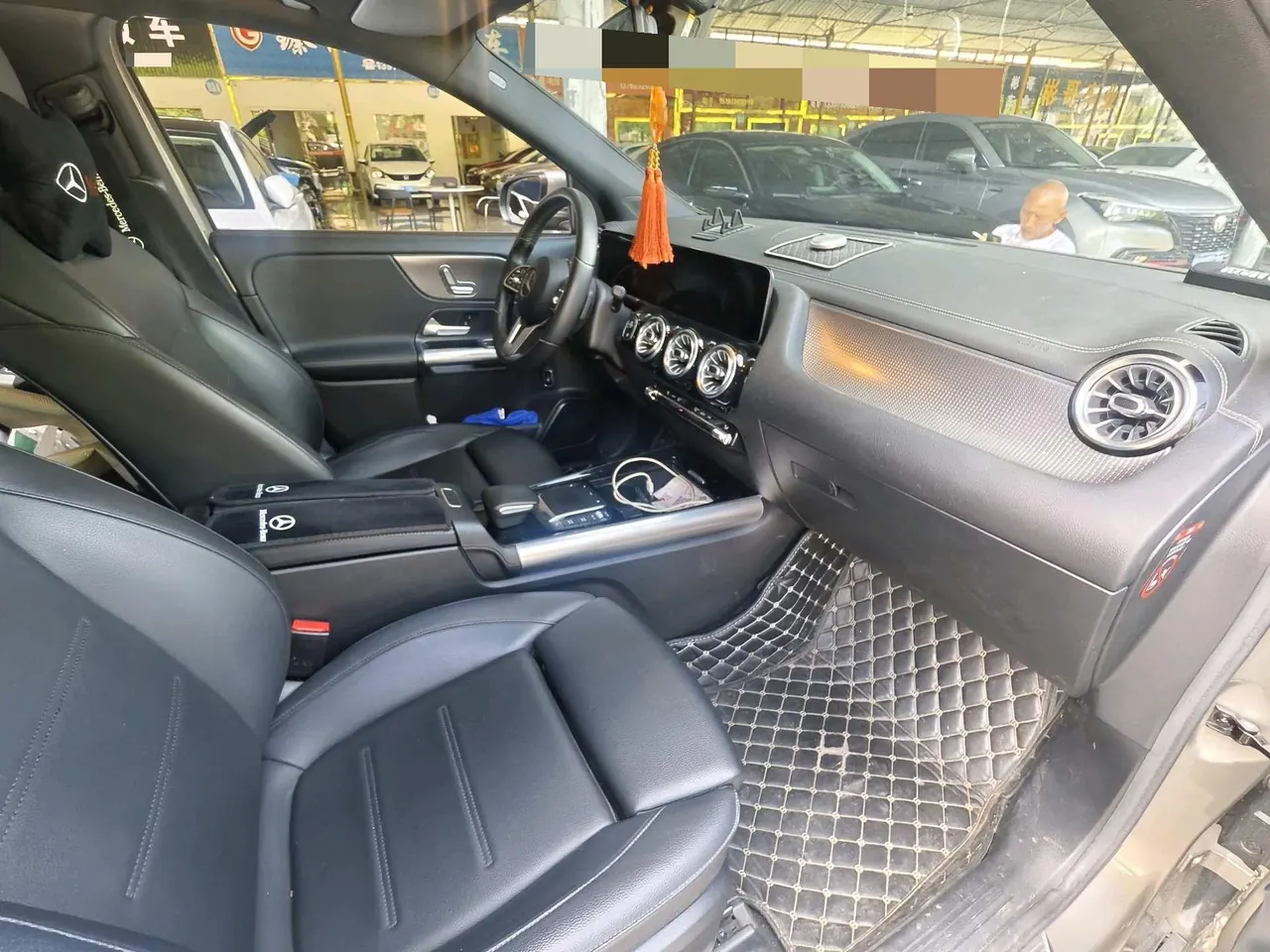 Mercedes Benz 2020 GLA 200 1.3T automatic gear 5