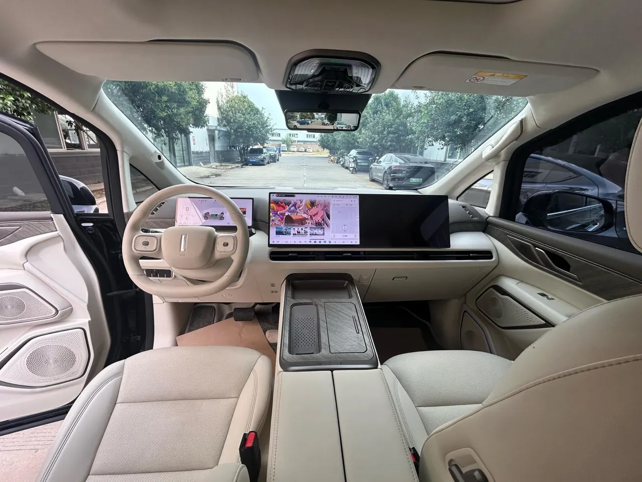 WEY 2025 VV7 Hi4 1.5T Four-Wheel-Drive Automatic Model 10