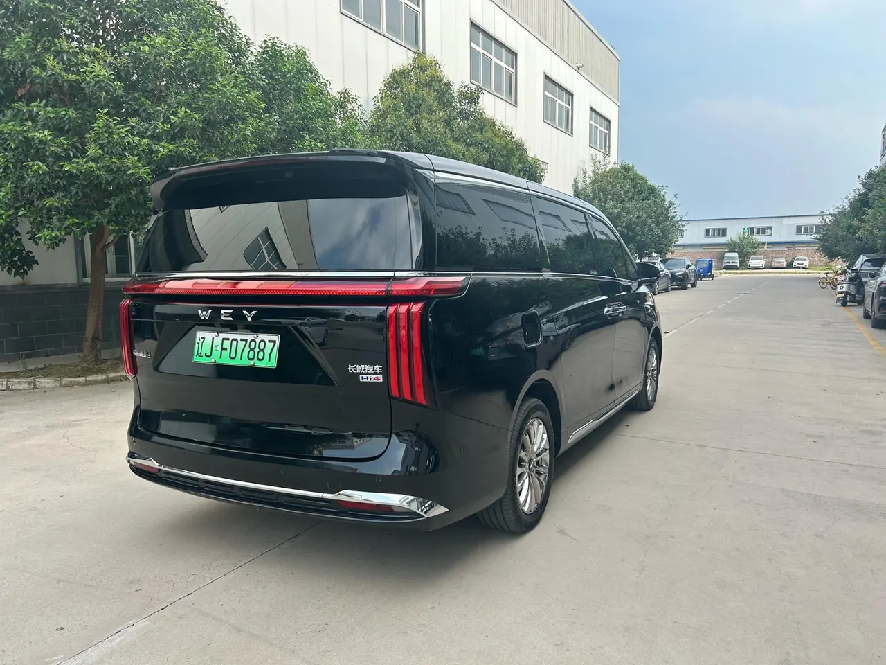 WEY 2025 VV7 Hi4 1.5T Four-Wheel-Drive Automatic Model 4